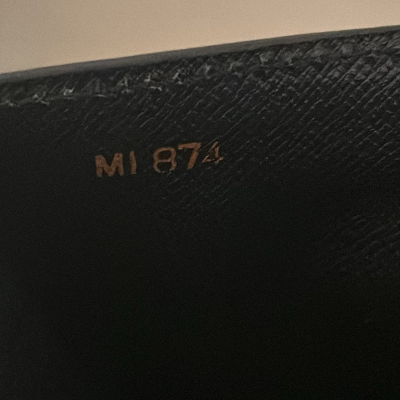 Louis Vuitton Epi Dragonne Clutch with Dustbag & COA - Picture 14 of 15